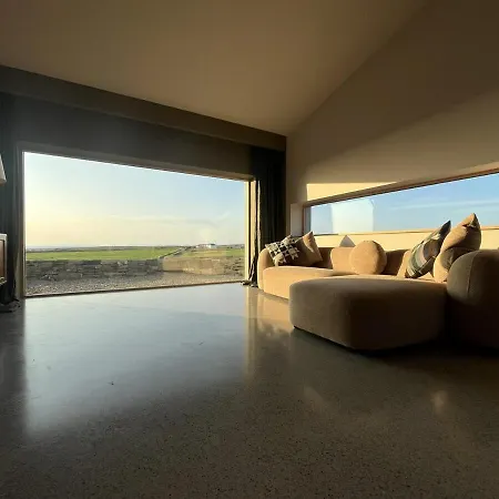 Ait, Panoramic Storm Watching Luxury Hideaway Walk From Pubs Villa Doolin