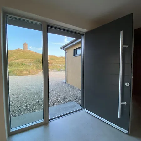 Villa Ait, Panoramic Storm Watching Luxury Hideaway Walk From Pubs *