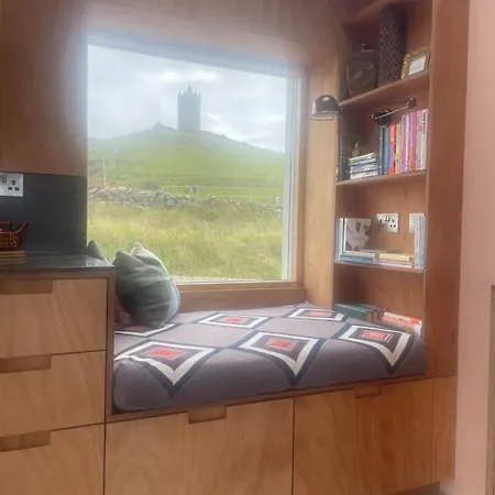 Ait, Panoramic Storm Watching Luxury Hideaway Walk From Pubs Doolin